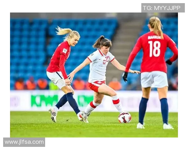 足球球星走步技巧揭秘 解析如何通过步伐掌控比赛节奏与空间